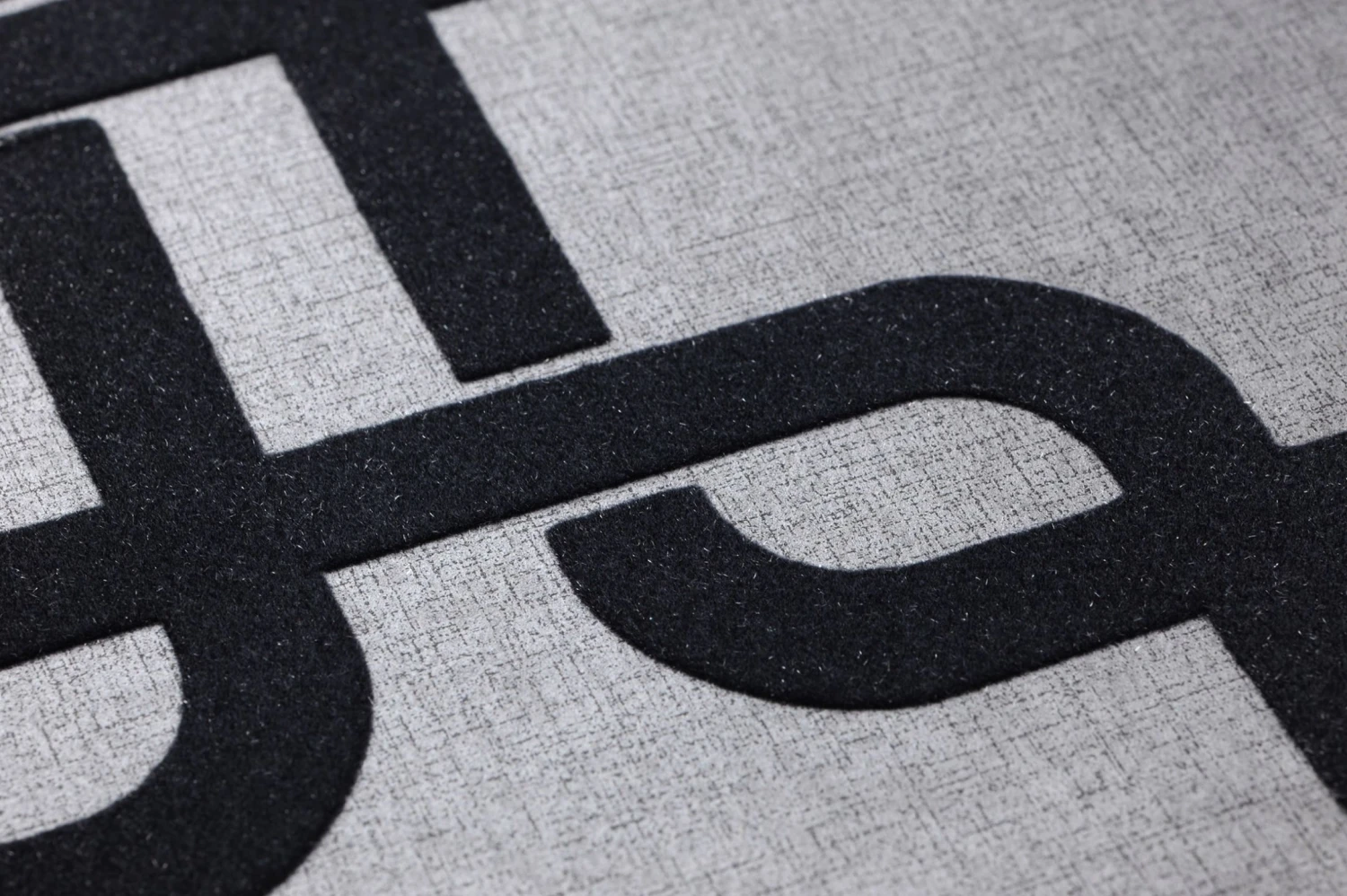 Tapete Gizmo Silbergrau 5 Tapete Gizmo Silbergrau – Bild 3