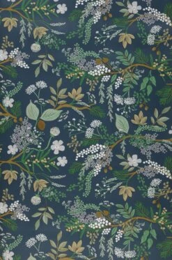 Selbstklebende Tapete Juniper Forest Grüntöne