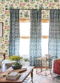 Selbstklebende Tapete Heirloom Floral Hellelfenbein -Tapeten Verkäufe Heirloom Floral C 790691 2880x1440